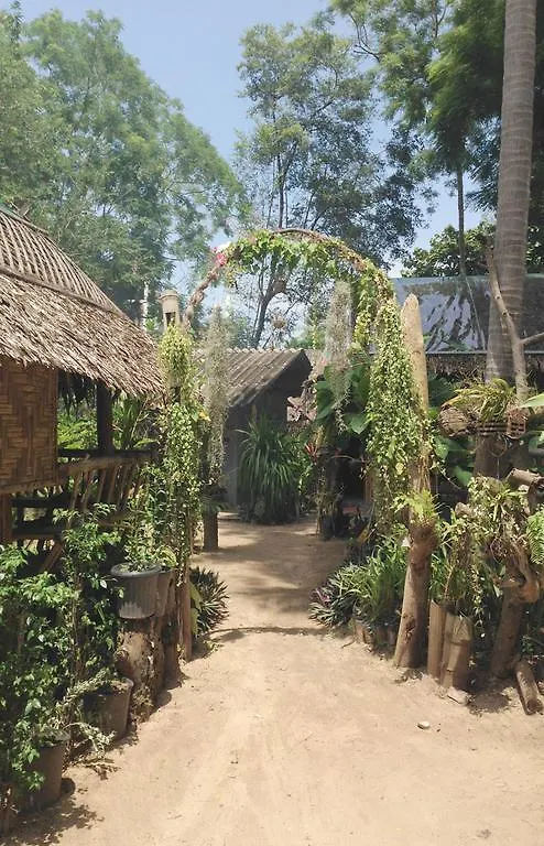 Kontakte von Jackie Bamboo House
